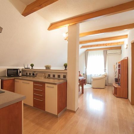 Apartmant & Room Bruna Drežnik Grad Εξωτερικό φωτογραφία