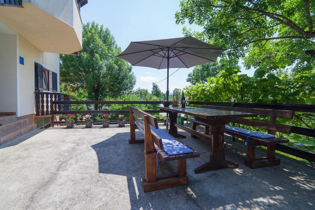 Apartmant & Room Bruna Drežnik Grad Εξωτερικό φωτογραφία