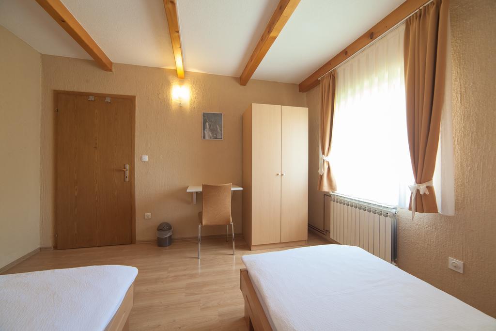 Apartmant & Room Bruna Drežnik Grad Εξωτερικό φωτογραφία