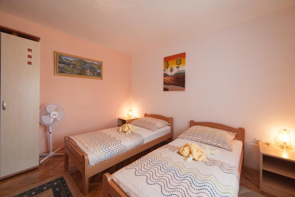Apartmant & Room Bruna Drežnik Grad Εξωτερικό φωτογραφία